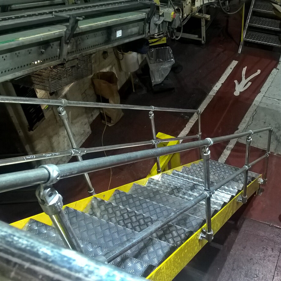 Staircase for gantry platform